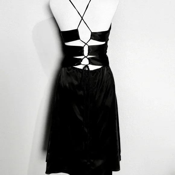 Black Ruched Backless Cocktail Dress - Picture 3 of 4